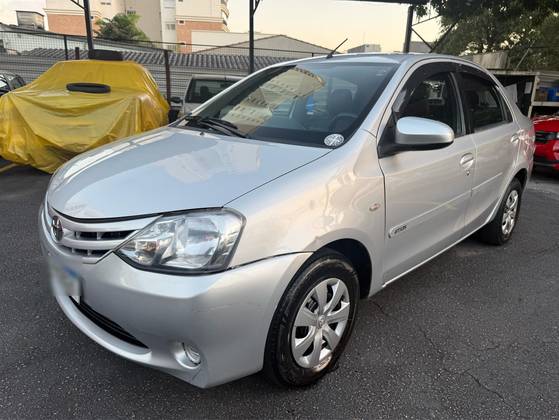 TOYOTA ETIOS 1.5 XS 16V FLEX 4P MANUAL TOYOTA ETIOS 1.5 XS 16V FLEX 4P MANUAL